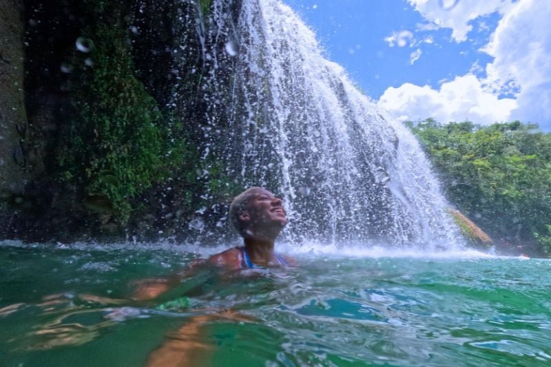 cachoeira do sol no parque das cachoeiras